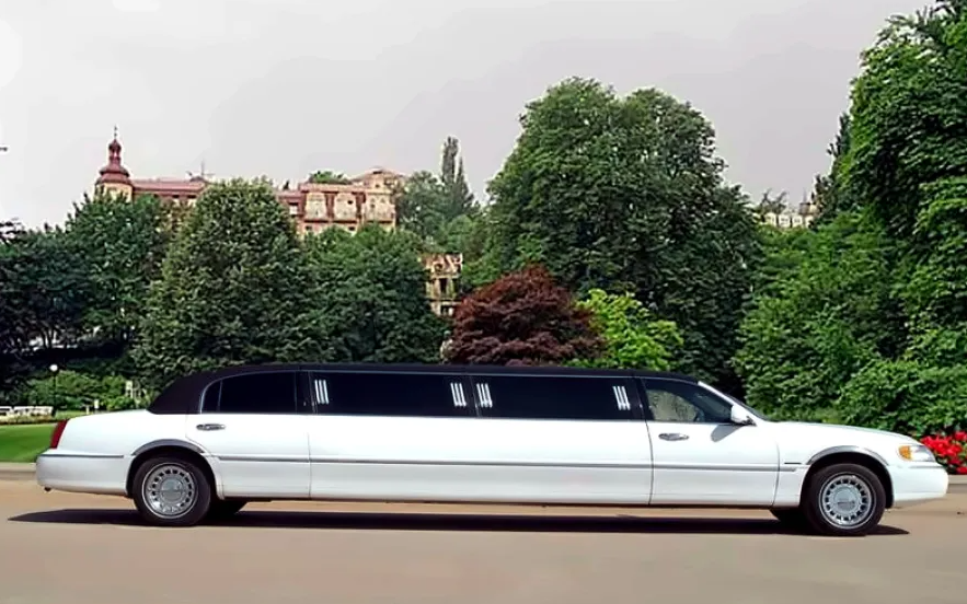 Lincoln Town Car Stretch Limusina